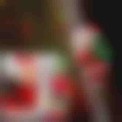 Božiček, ki pleza po lestvi | LADDERSANTA