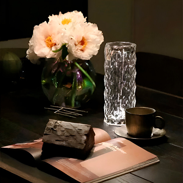 M2OODLIGHT